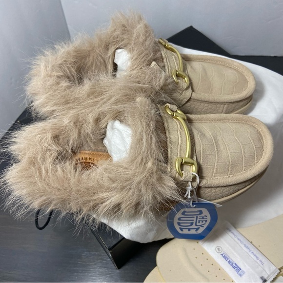 Hey Dude Shoes - Hey Dude Wally Slip Loafer Market 2 Sand Beige Faux Fur NWT Size 8